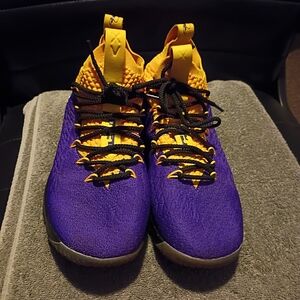 Nike LeBron 15 "Lakers" Shoes Size 9 Purple And Yellow Edition